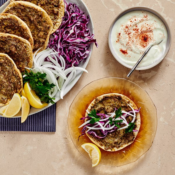 Quick pita lahmacum