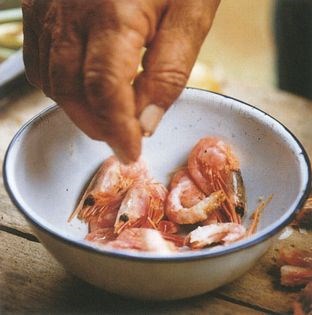Quick polenta with shrimps (Polenta svelta con gamberetti)