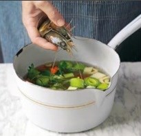 Quick seafood stock (Rapido di gamberi)