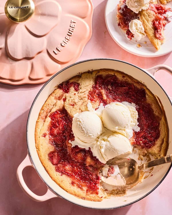 Quick strawberry cake