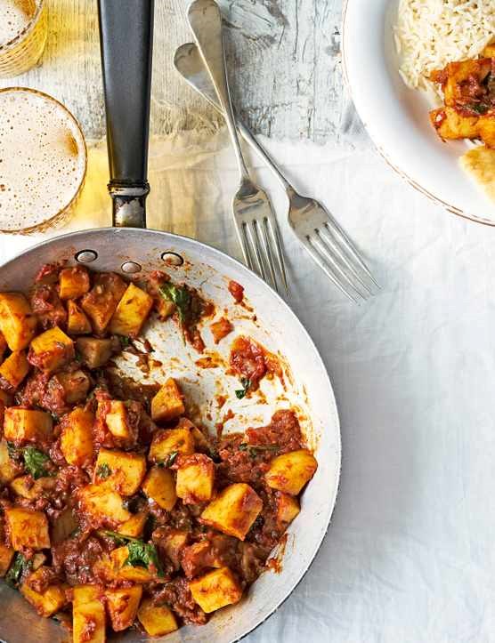 Quick tamarind potato curry