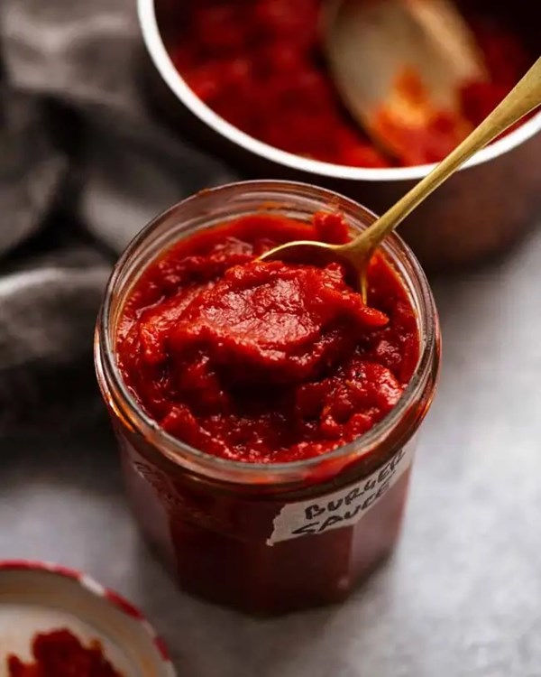 Quick tomato chutney burger sauce