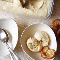 Quince and brandy ice cream