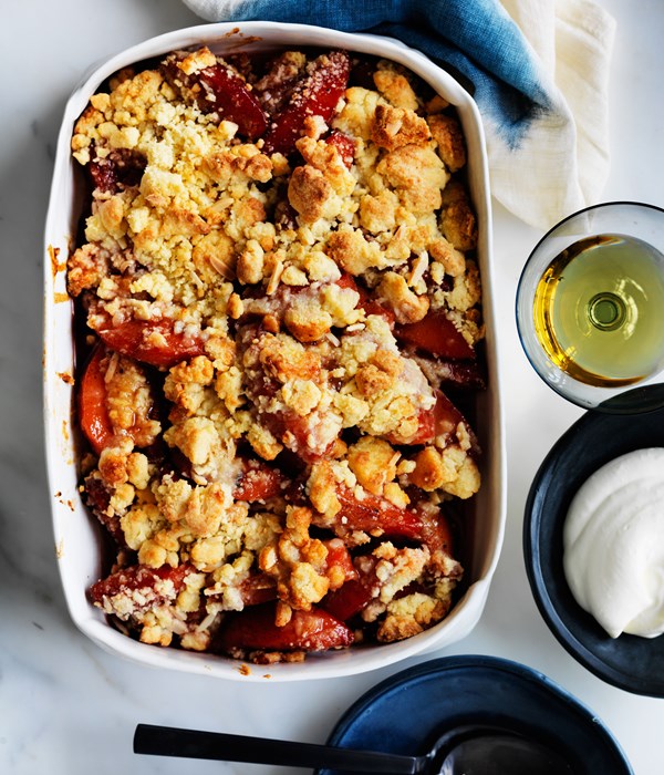 Quince and marzipan crumble