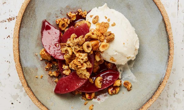 Quince cheesecake with amaretti and hazelnut crumble