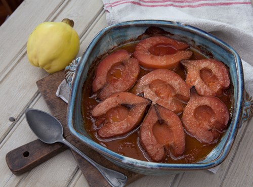 Quinces baked in honey