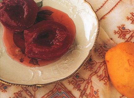 Quinces in syrup (Ayva tatlisi)