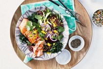 Quinoa & salmon super salad