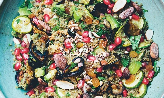 Quinoa, almond & mint salad