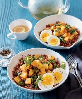 Quinoa, butternut squash & kale breakfast bowl