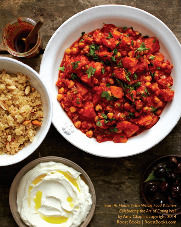 Quinoa pilaf with golden raisins and almonds