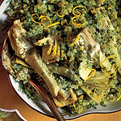 Quinoa salad with artichokes and parsley