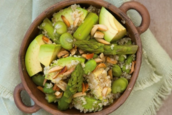 Quinoa salad with asparagus