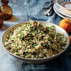 Quinoa salad with pistachios and currants