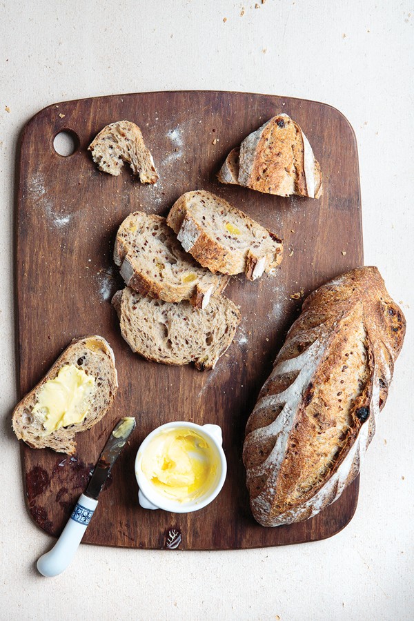 Quinoa-whole wheat bread with raisins