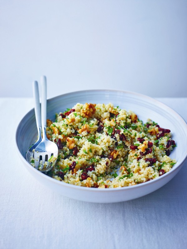 Quinoa with raisins, walnuts and parsley