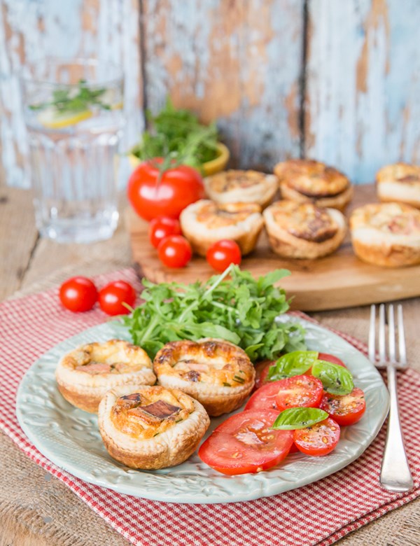 Quorn™ meat free mini quiche Lorraines