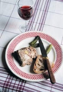Rabbit pâté with rosemary (Pâté de lapin au romarin)