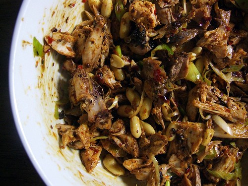 Rabbit with peanuts in hot bean sauce
