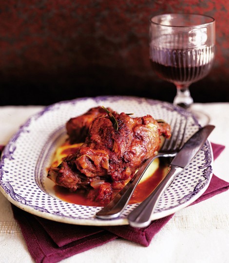 Rabbit with tomato and rosemary