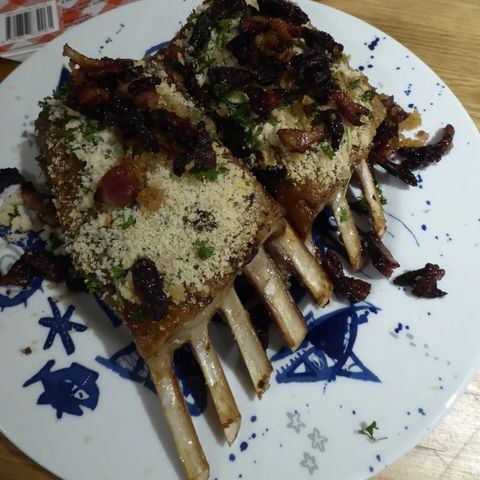 Rack of lamb with herbs and wine (Le carré d'agneau Lapérouse)