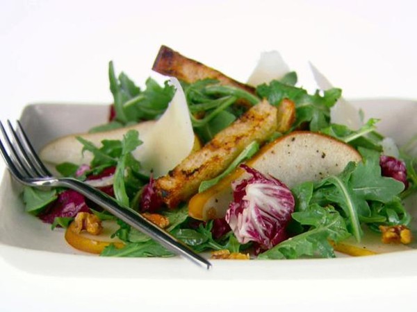 Radicchio, pear and arugula salad
