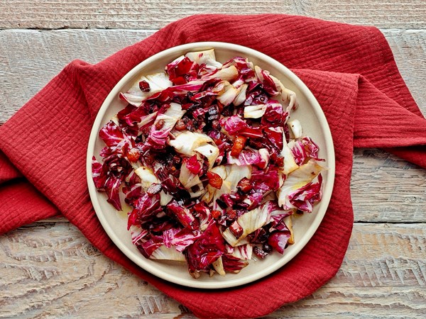 Radicchio salad with crisp pancetta (Insalata di radicchio e bruciatini)