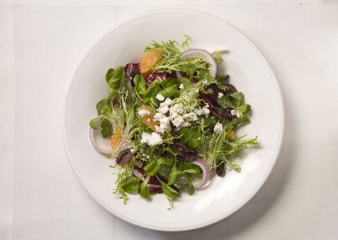 Radicchio salad with oranges and olives