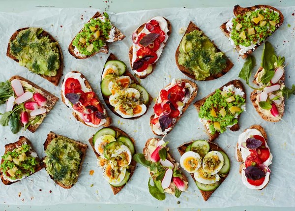 Radish, butter and mint on toast
