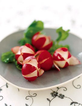Radish flowers