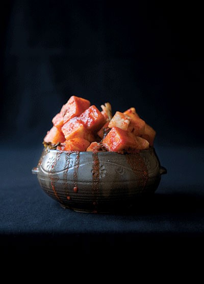 Radish kimchi (Kkakdugi)