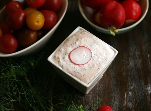 Radish, smoked salmon & dill dip