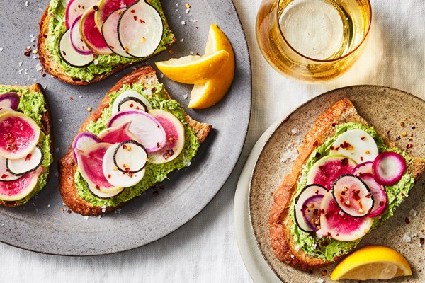Radish tartines with green butter