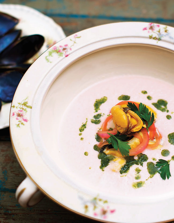 Radish vichyssoise with mussels & pesto