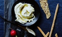 Radishes with whipped goat's cheese