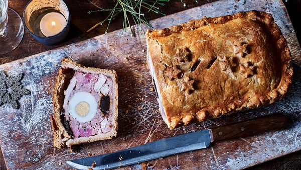 Raised chicken and ham pie