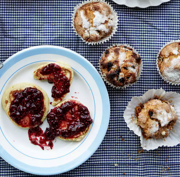 Raisin buns