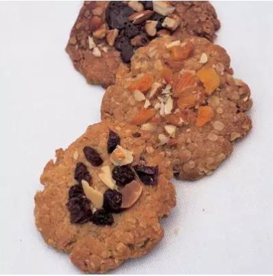 Raisin hazelnut crunchies