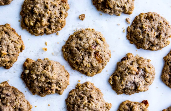 Raisin lard cookies