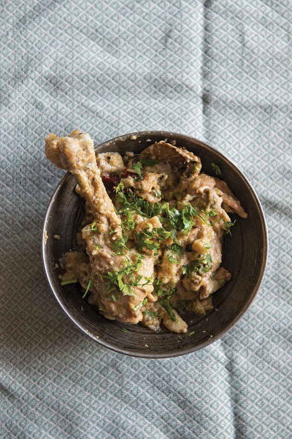 Rajasthani white chicken curry (Safed maans)