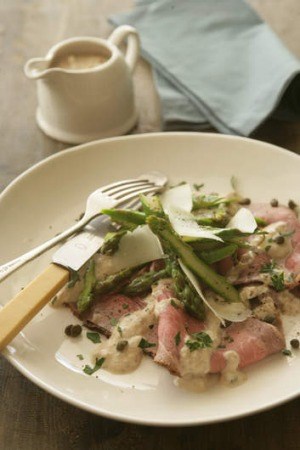 Rare beef tonnato with capers 