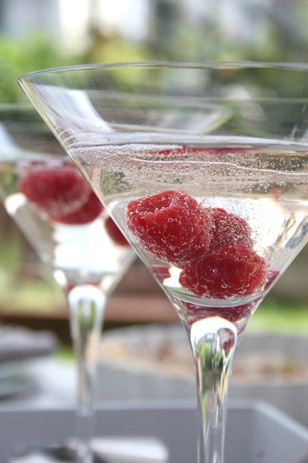 Raspberri and Prosecco cocktail