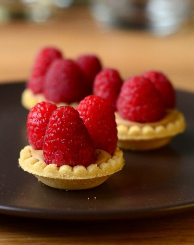Raspberry & cookie butter tarts