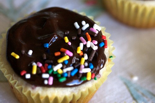 Raspberry almond cupcakes with chocolate ganache