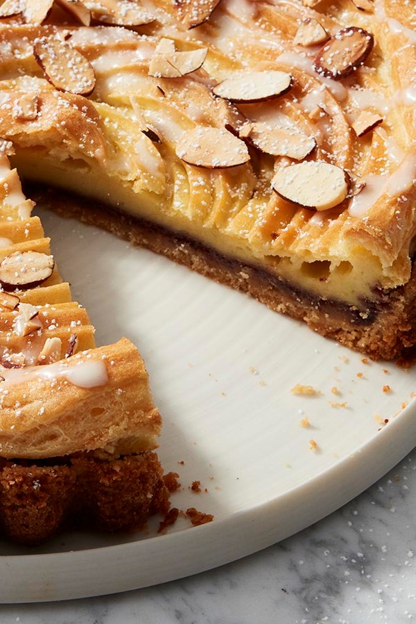 Raspberry almond puff