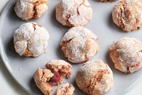 Raspberry amaretti cookies