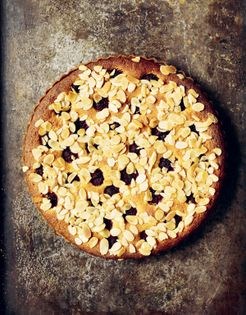 Raspberry and almond tart, crème fraîche