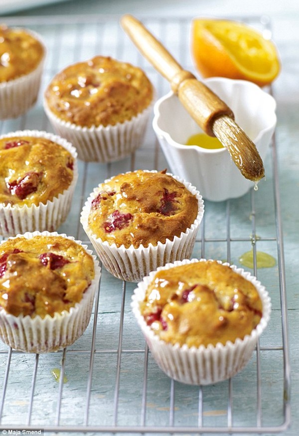 Raspberry and apple muffins