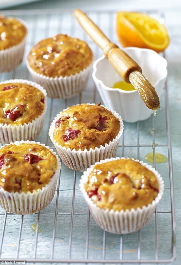 Raspberry and apple muffins