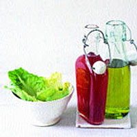 Raspberry and chilli vinegar